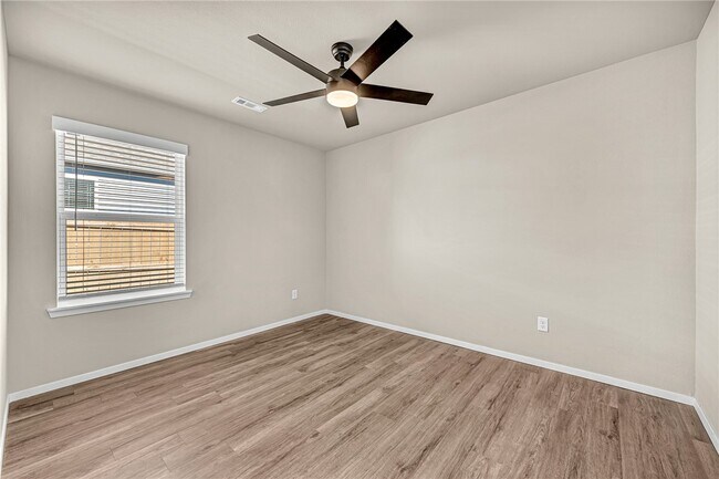 Building Photo - 990 Morningside Dr