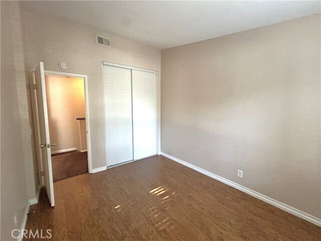 Building Photo - 8167 Vineyard Ave