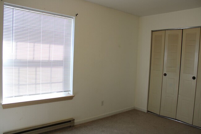 Building Photo - Bright and Updated Fort Collins Condo with Garage