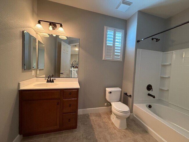 Building Photo - Four Bedroom West Roseville Home