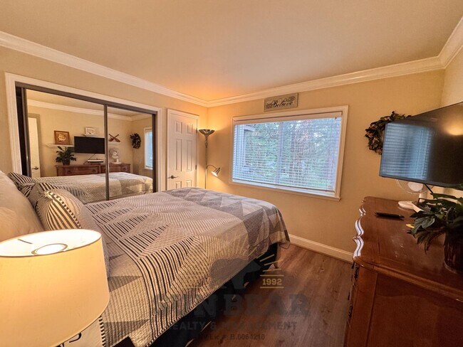 Building Photo - 2 Bedroom Furnished Condo in Incline w Carport (IM8)