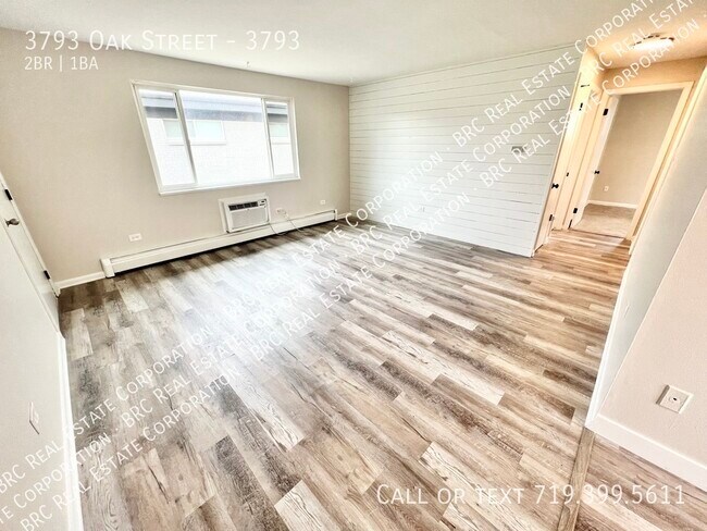 Building Photo - 3793 Oak St