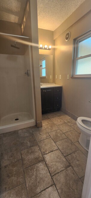 Building Photo - 414 Perrin St