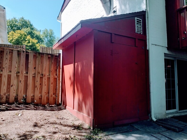 Building Photo - 5455 Hildebrand Ct