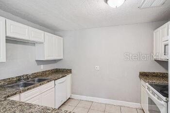 Building Photo - 1606 Woodlyn Dr