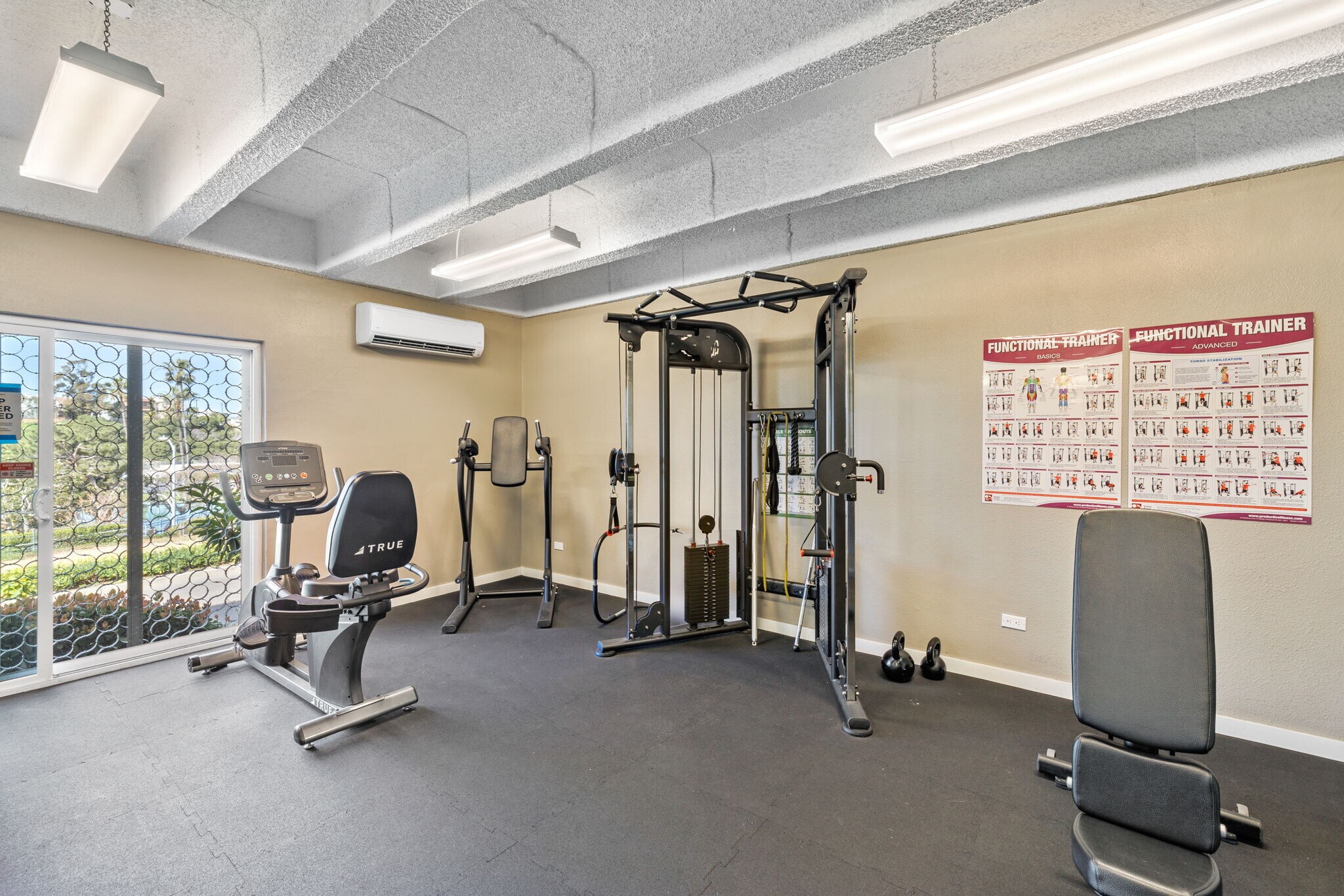 Building Photo - 1600 Ardmore Ave