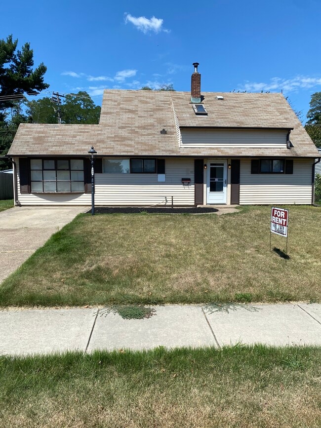Primary Photo - 305 Northpark Dr