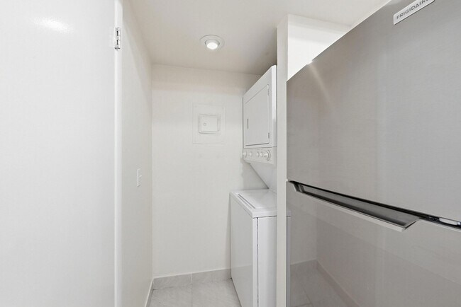 Building Photo - 8811 NW 28th Dr