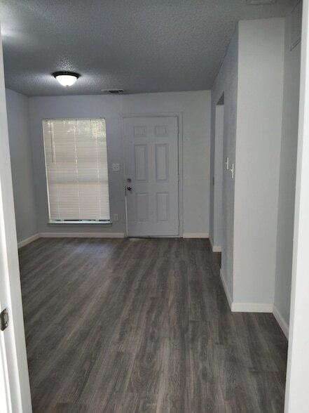 Building Photo - 8127 Stonehurst St