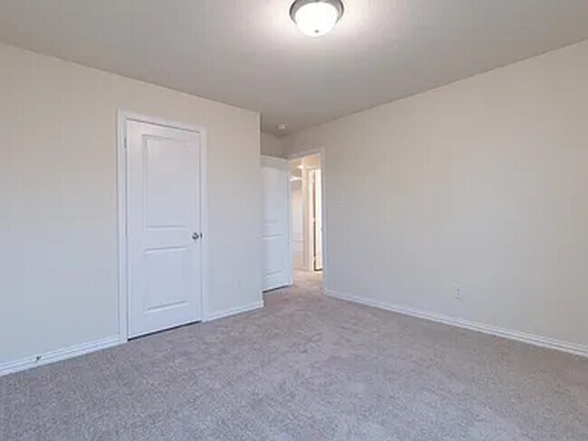 Building Photo - 1028 Park Oak Ln