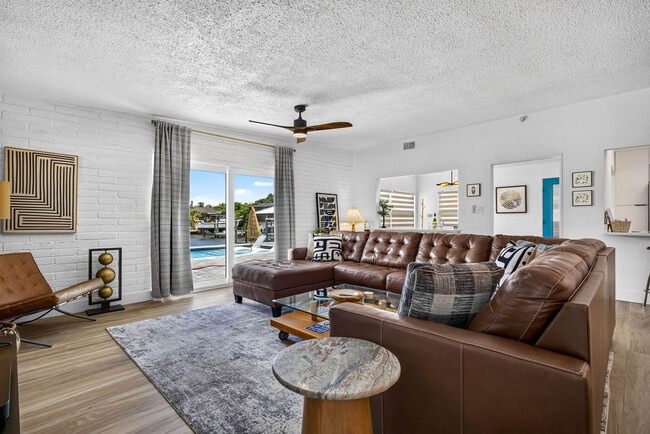 Building Photo - 625 Flamingo Dr