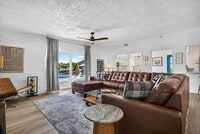 Building Photo - 625 Flamingo Dr