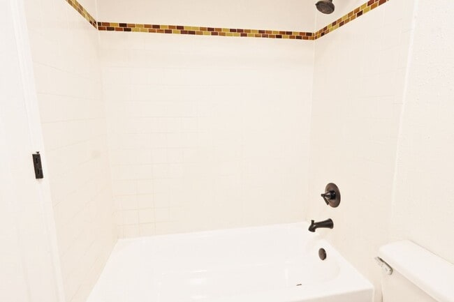 Building Photo - 3021 Pestalozzi St