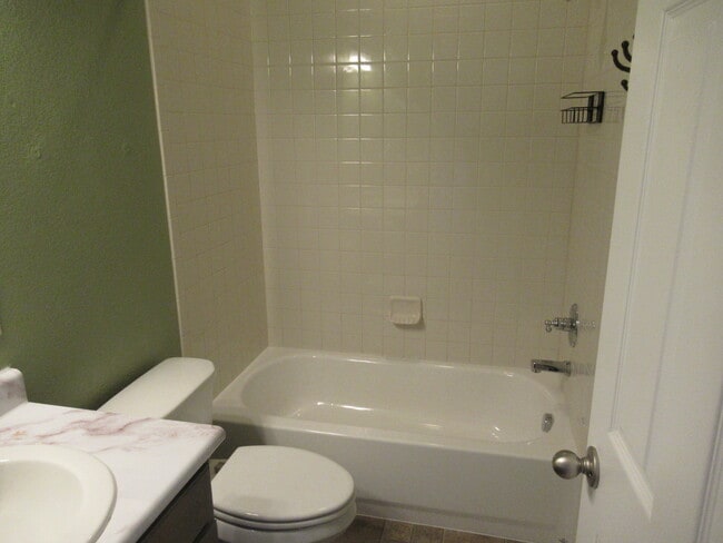 Building Photo - 8007 Briarthorn Ln