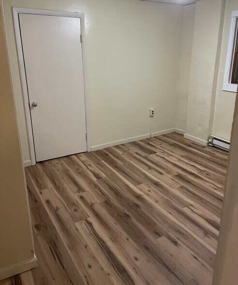 Building Photo - 909 N 4th Ave