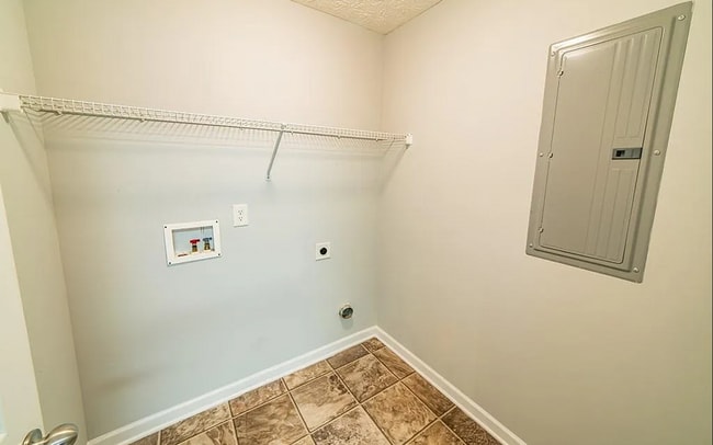 Building Photo - 8018 Silverado Dr