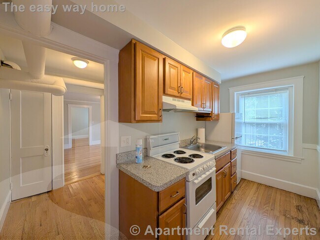 Primary Photo - 156-158 Summer St Unit #B2
