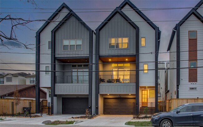 Building Photo - 2315 Sherwin St