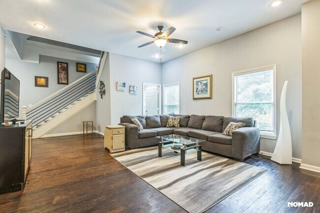 Building Photo - Spacious 4BR House in Atlanta