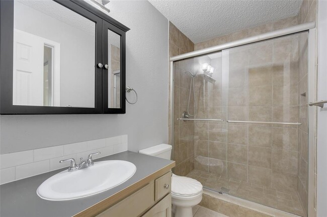 Building Photo - 1800 Cinnamon Path