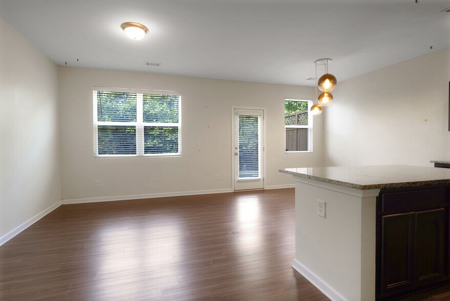 Building Photo - 6353 Mountain Home Way SE