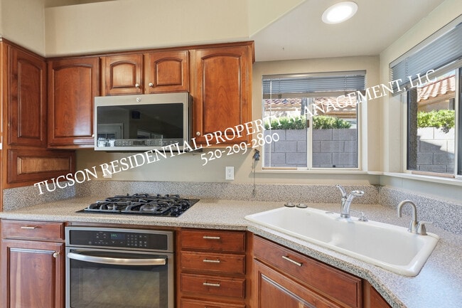 Building Photo - 10845 N Eagle Eye Pl