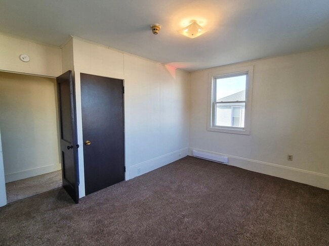 Building Photo - RR&amp;W101