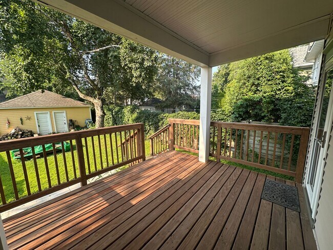 Building Photo - Spacious 3-Bedroom w/ Sundeck & In-Unit La...