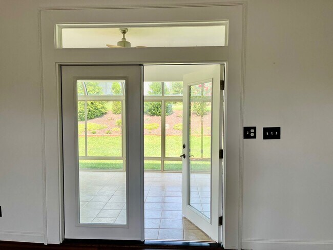 Building Photo - One Level Home in Bedford County