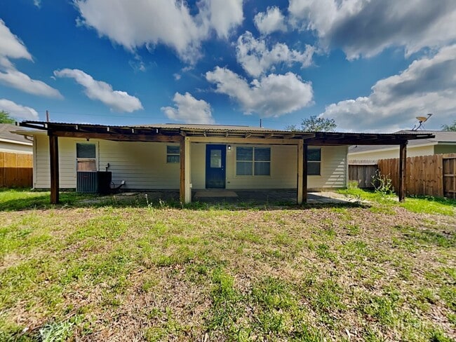 Building Photo - 16342 Many Trees Ln