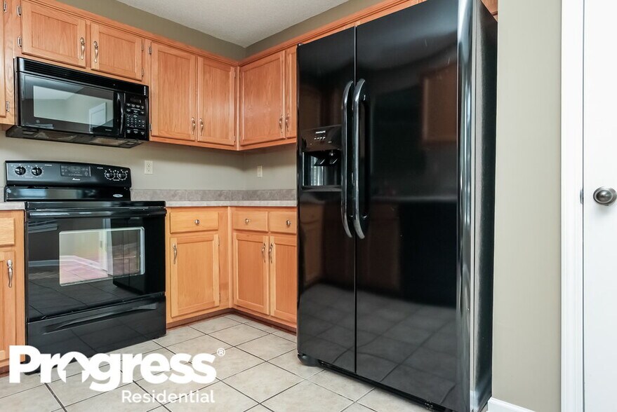 Building Photo - 7470 Jennifer Dr