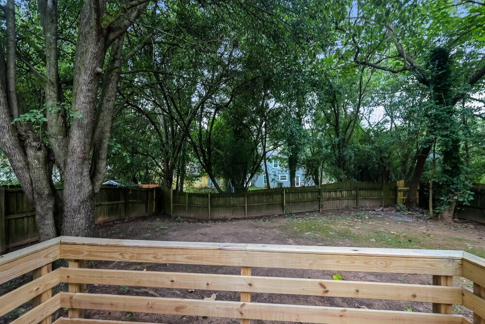 Building Photo - 6052 Creekford Dr