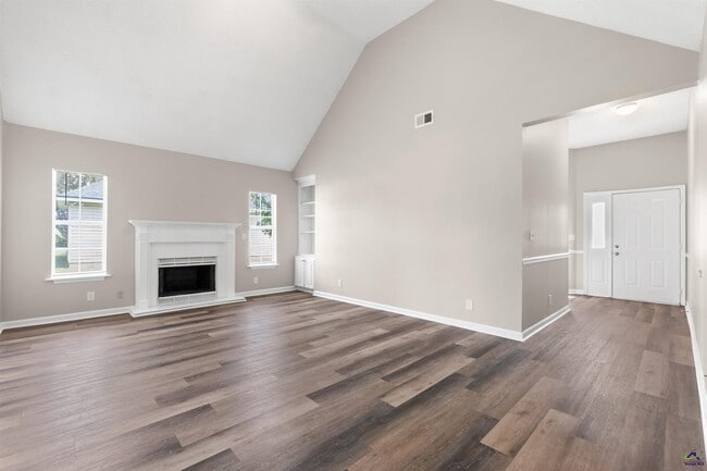 Building Photo - 308 Peach Blossom Rd