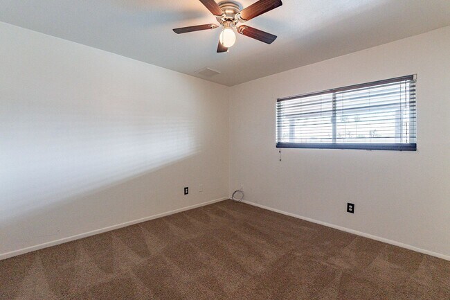 Building Photo - 4501 W Cinnabar Ave