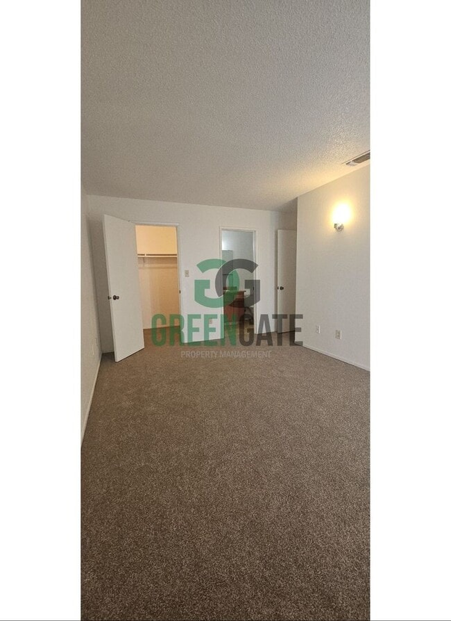 Building Photo - 3 BEDROOM 2 BATH HOME MOVE IN READY IN North MODESTO!