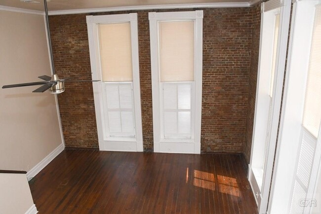 Building Photo - 2118 Strand St