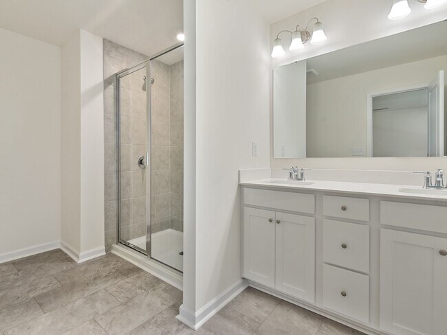 Building Photo - Like New Townhome in North Charlotte.