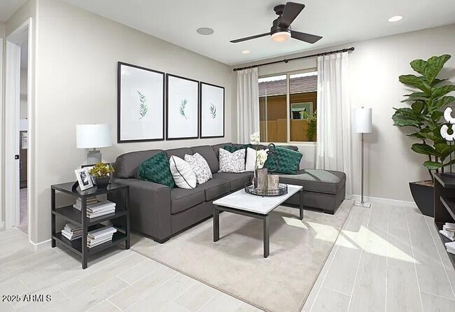 Building Photo - 15698 W Woodlands Ave