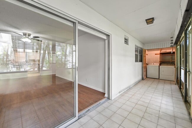 Building Photo - 10789 N Military Trl