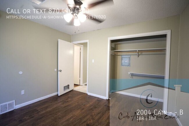 Building Photo - Recently renovated 1 bed, 1 bath apt - was...