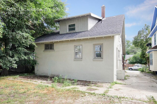 Building Photo - 105 Dickinson St SW