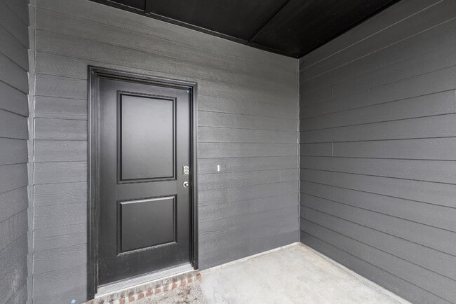 Building Photo - 8517 E Fort Worth St