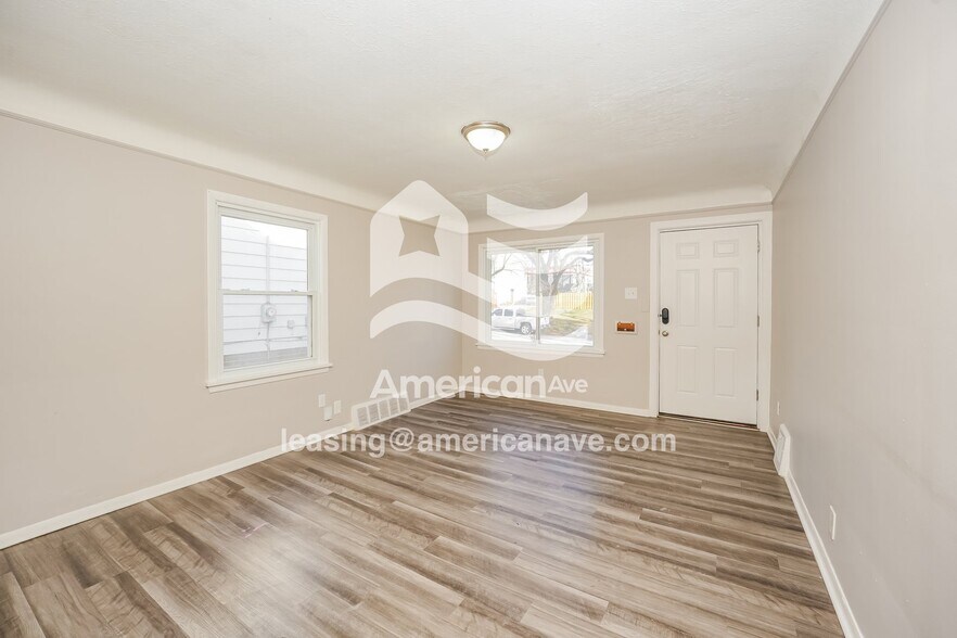 Building Photo - 4304 E 164th St