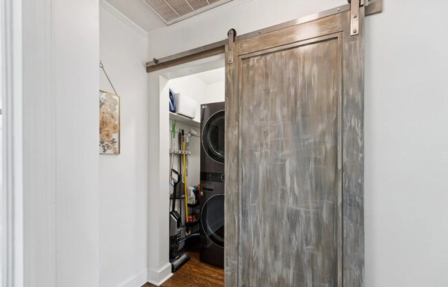 Building Photo - 2 Bed | 2 Bath Near TU!