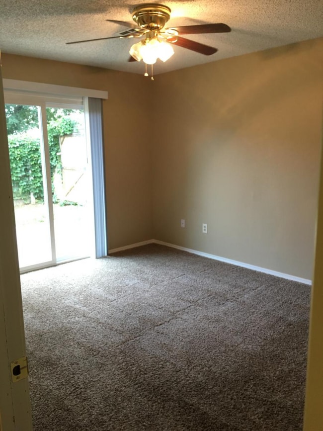 Building Photo - Charming Single Family Home in South Pointe