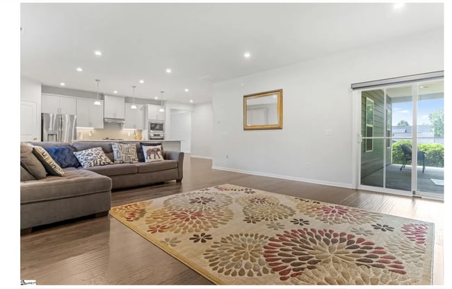 Building Photo - 500 Briar Oaks Ln