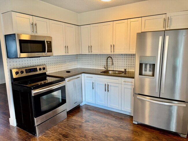 Building Photo - 2821 Duke Ln