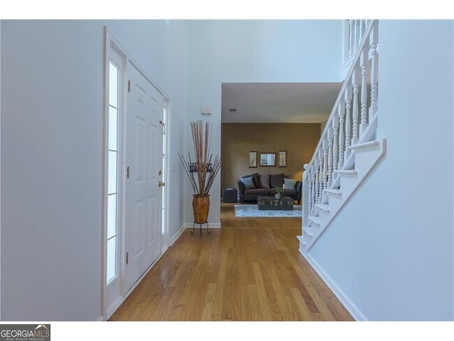 Building Photo - 2807 Forest Wood Dr