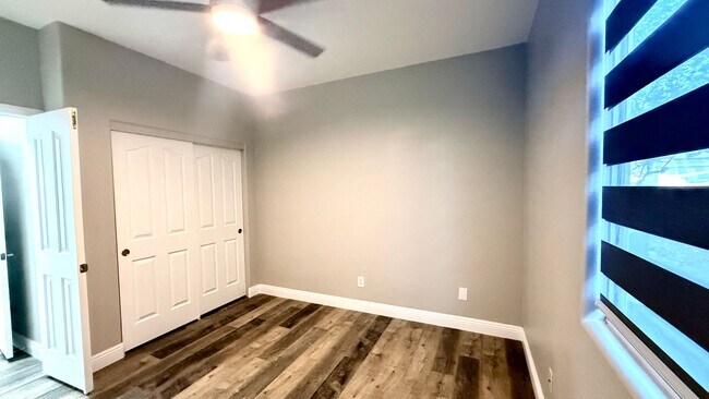 Building Photo - Five bedroom home in Henderson with downstairs bedroom and pool And Spa