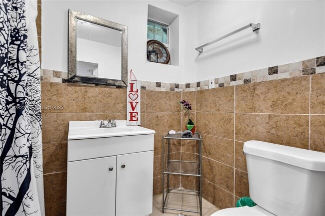 Building Photo - 519 NW 52nd St